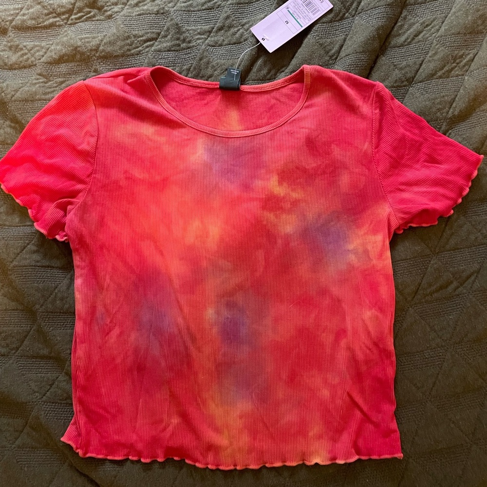 Pink cropped short sleeve shirt size M